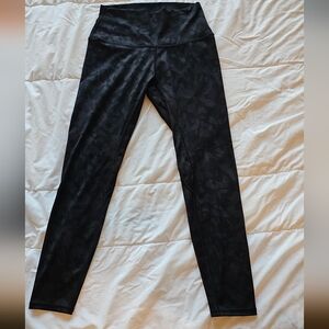 Lululemon Athletica Capri Leggings size 6